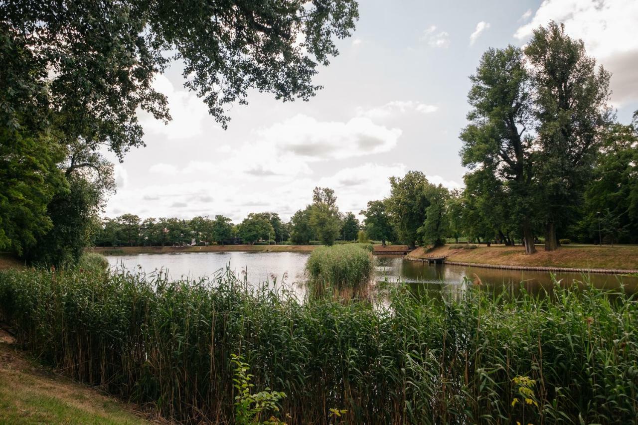 Modern Apartment Across The Ponds Βαρσοβία Εξωτερικό φωτογραφία