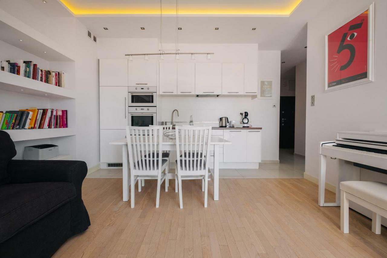 Modern Apartment Across The Ponds Βαρσοβία Εξωτερικό φωτογραφία